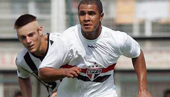 Com confusão, São Paulo bate Santos e conquista título nos pênaltis