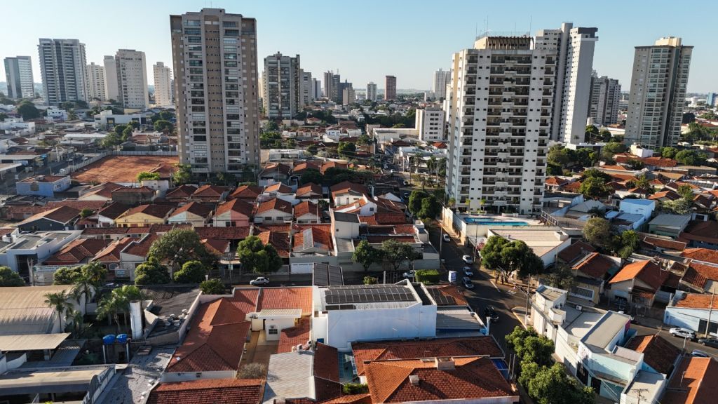 Araçatuba tem mais de 1,5 mil vagas de emprego com salários de até R$ 10 mil - Araçatuba tem mais de 1,5 mil vagas de emprego e salários que chegam a R$ 10 mil Araçatuba tem mais de 1,5 mil vagas de emprego com salários de até R$ 10 mil - Araçatuba tem mais de 1,5 mil vagas de emprego e salários que chegam a R$ 10 mil