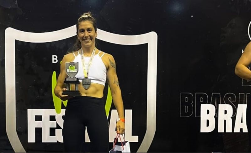 Atleta de Andradina conquista vice-campeonato no Brasil WOD Festival em Campo Grande - Atleta andradinense Larissa Feifareck, de 37 anos