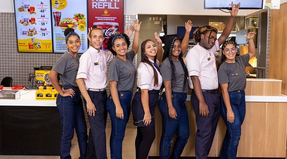 McDonald’s realiza seleção com 40 vagas para atendente em Araçatuba no dia 7 de agosto - Carreira no McDonald’s - Foto: Divulgação