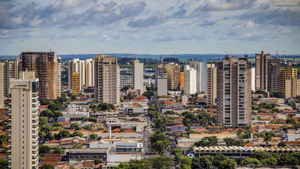 Frente fria promete derrubar temperaturas em Araçatuba e Defesa Civil emite alerta à população - Defesa Civil de Araçatuba chama atenção para queda brusca de temperatura Frente fria promete derrubar temperaturas em Araçatuba e Defesa Civil emite alerta à população - Defesa Civil de Araçatuba chama atenção para queda brusca de temperatura