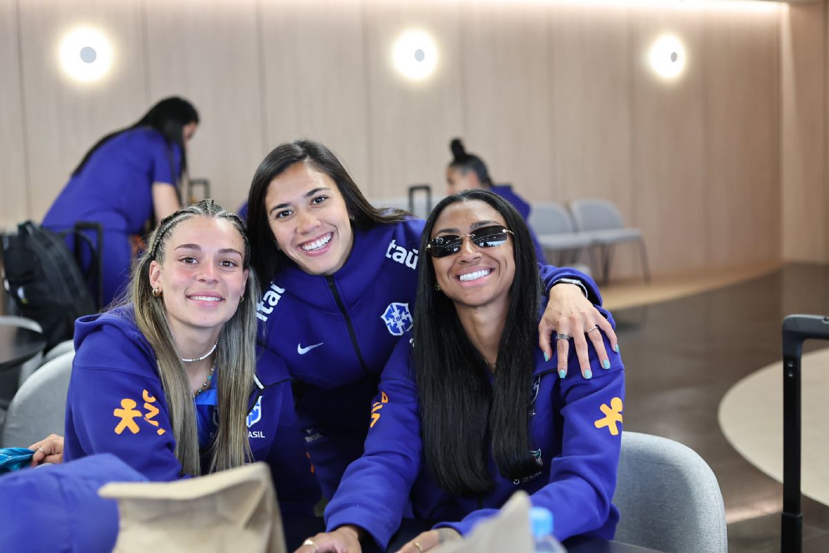 Onde assistir Brasil x Venezuela pela Copa América Feminina neste domingo (13) - Embarque da Seleção Brasileira Feminina para a Copa America Onde assistir Brasil x Venezuela pela Copa América Feminina neste domingo (13) - Embarque da Seleção Brasileira Feminina para a Copa America