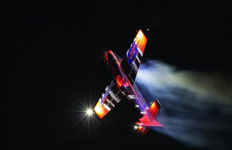Andradina terá show aéreo com voos noturnos e acrobacias no aniversário de 88 anos - Encontro de Aeromobilismo vai ter apresentação de voos noturnos Andradina terá show aéreo com voos noturnos e acrobacias no aniversário de 88 anos - Encontro de Aeromobilismo vai ter apresentação de voos noturnos