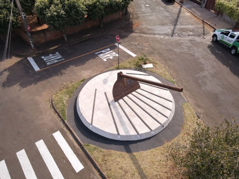 Monumento da Enxada é revitalizado e ganhará homenagem oficial a pioneiro da Vila Botega em Andradina - Enxada e revitalizada e reconhece homenagem a familia pioneira Monumento da Enxada é revitalizado e ganhará homenagem oficial a pioneiro da Vila Botega em Andradina - Enxada e revitalizada e reconhece homenagem a familia pioneira