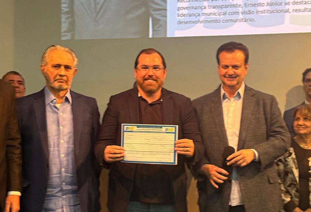 Ao lado de Mário Celso, Ernesto Júnior assume liderança regional no PSD - Ernesto Júnior se filia ao PSD e reforça liderança política no Extremo-Oeste Paulista Ao lado de Mário Celso, Ernesto Júnior assume liderança regional no PSD - Ernesto Júnior se filia ao PSD e reforça liderança política no Extremo-Oeste Paulista