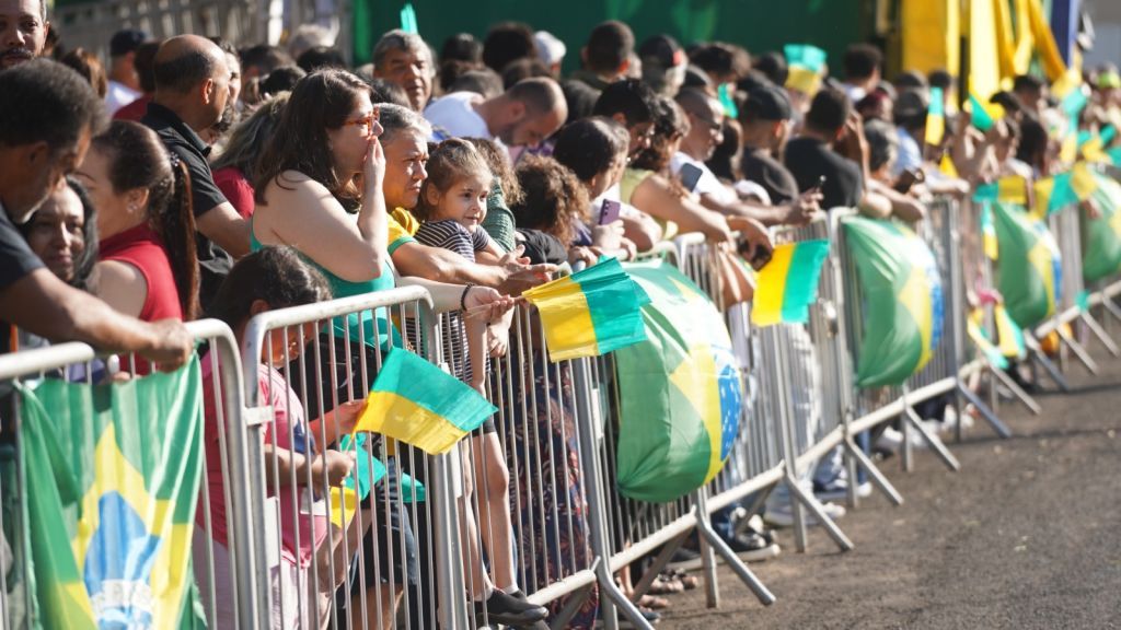 Araçatuba celebra o 7 de Setembro com desfile cívico que reuniu milhares de pessoas - esfile de 7 de Setembro reúne milhares de pessoas em Araçatuba