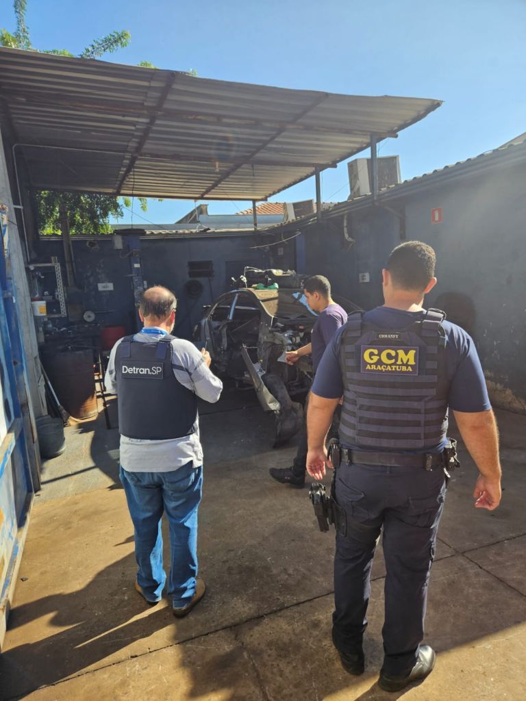 GCM apoia operação de fiscalização em desmanches credenciados de Araçatuba - Fiscalização em desmanches credenciados de Araçatuba GCM apoia operação de fiscalização em desmanches credenciados de Araçatuba - Fiscalização em desmanches credenciados de Araçatuba