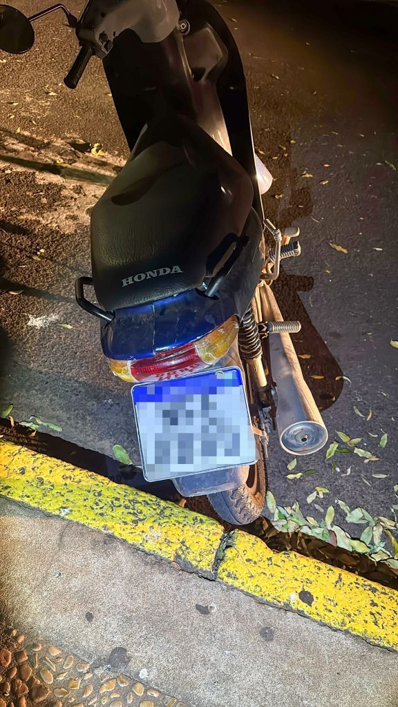 GCM de Araçatuba apreende motoneta com documentação irregular no Jardim Brasília - GCM apreende motocicleta irregular no Jardim Brasília