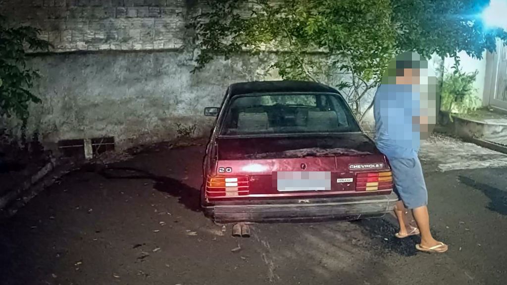 Motorista embriagado bate carro em tampa de esgoto e é levado ao IML em Araçatuba - GCM de Araçatuba conduz motorista embriagado ao IML após colisão - Foto: Divulgação/Prefeitura Motorista embriagado bate carro em tampa de esgoto e é levado ao IML em Araçatuba - GCM de Araçatuba conduz motorista embriagado ao IML após colisão - Foto: Divulgação/Prefeitura