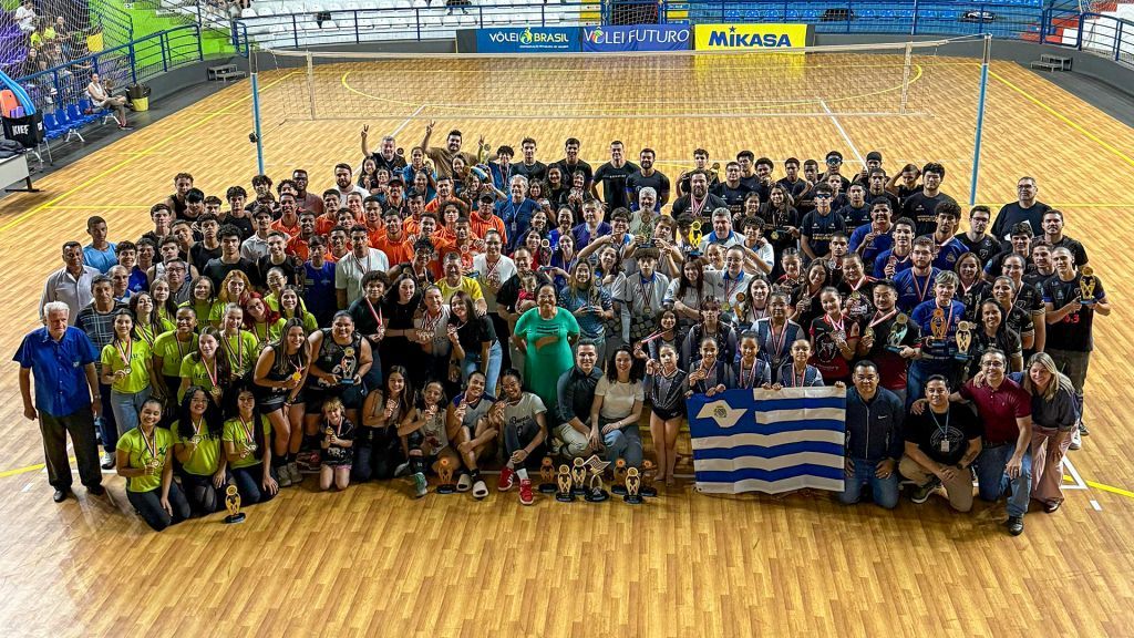 Araçatuba celebra conquista histórica nos Jogos Regionais com 32 medalhas e segundo lugar geral - Ginásio tem emoção e orgulho na recepção à delegação de Araçatuba dos Jogos Regionais Araçatuba celebra conquista histórica nos Jogos Regionais com 32 medalhas e segundo lugar geral - Ginásio tem emoção e orgulho na recepção à delegação de Araçatuba dos Jogos Regionais
