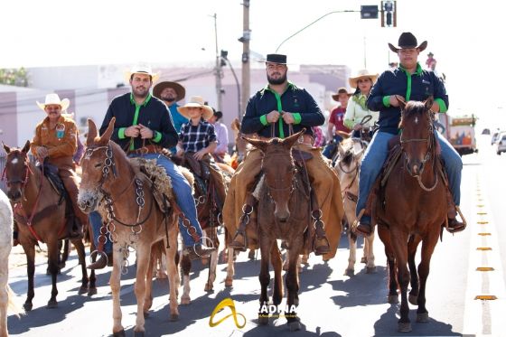 13ª Cavalgada Entre Amigos celebra tradição pecuária e história de Andradina nos 88 anos da cidade