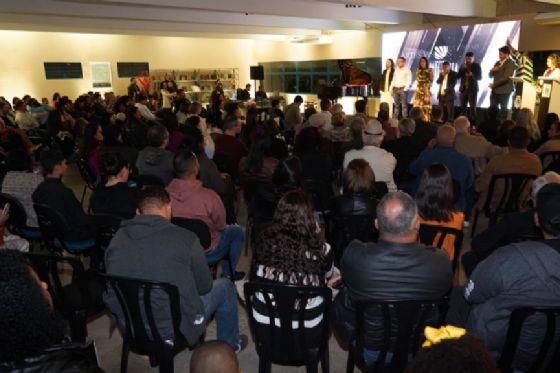 Maria Cecília Raab é homenageada com troféu em vida no 22º Prêmio Odette Costa em Araçatuba