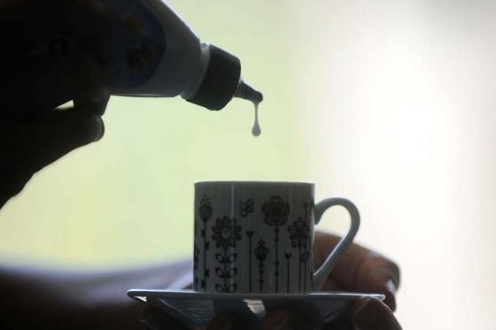 Estudo da USP relaciona consumo de adoçantes artificiais ao declínio cognitivo acelerado