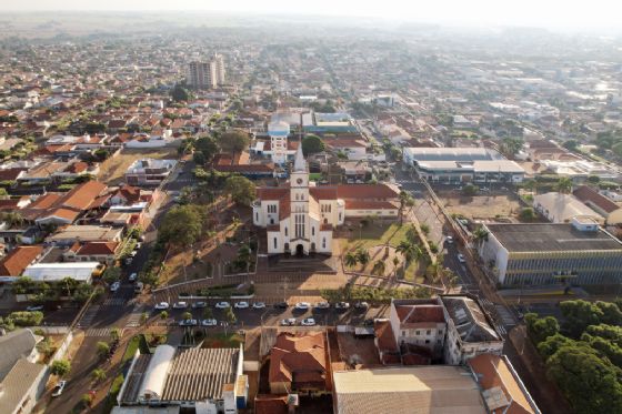 Calor intenso faz consumo de água disparar em Andradina e Castilho: veja como evitar o desperdício