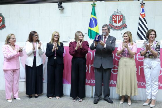 Alesp condecora Instituto Neo Mama por atendimento gratuito a pacientes oncológicos