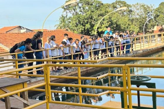 Sabesp de Olímpia recebe alunos da Escola Washington Junqueira Franco em visita educativa sobre tratamento de água