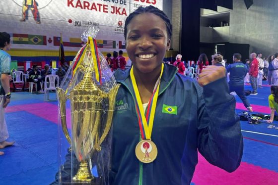 Anna Beatriz, de Andradina, conquista ouro no Pan-Americano de Karatê por equipe