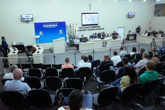 Audiência pública em Andradina discute retorno da Área Azul e novas vagas no Centro