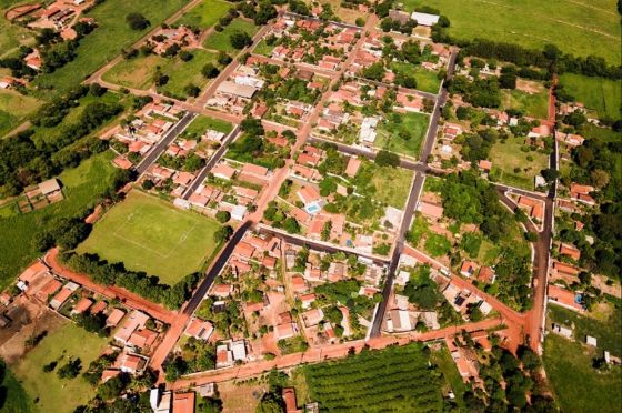 Asfalto avança no Planalto e bairro está com esgotamento sanitário após décadas