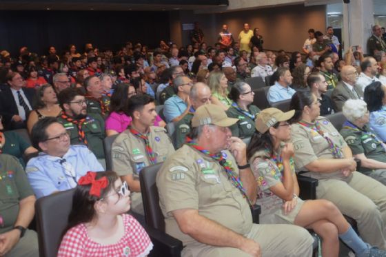 Ato solene na Alesp homenageia escoteiros e enaltece ensinamentos passados a jovens paulistas