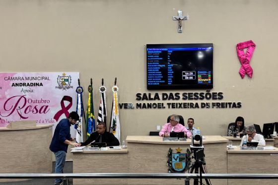 Câmara de Andradina aprova pacote de projetos em sessão marcada por homenagens e avanços administrativos