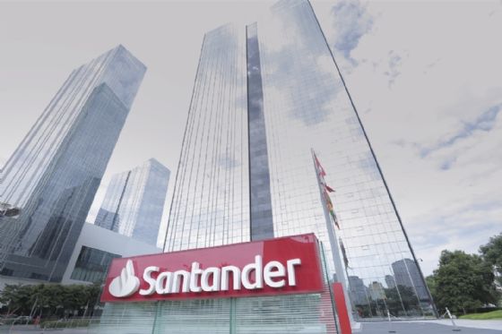 Programa de Trainee do Santander oferece salário de até R$ 9,2 mil e experiências internacionais