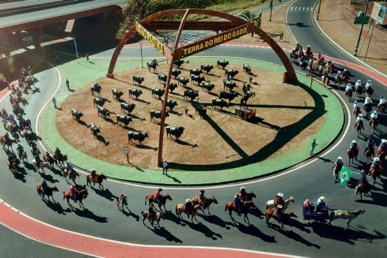 13ª Cavalgada Entre Amigos movimenta as ruas de Andradina com tradição, música e homenagem à história da pecuária