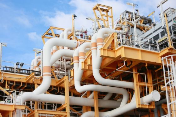 Custo do gás natural e da energia elétrica impactará a indústria se a guerra no Oriente Médio continuar