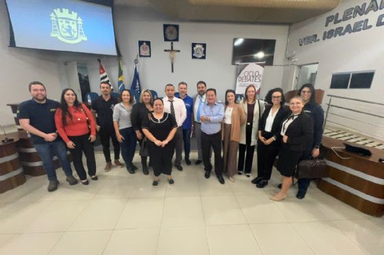 Representantes de Andradina participam de debate sobre gestão pública