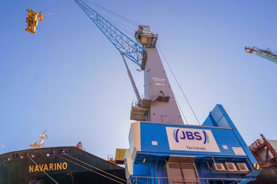 JBS Terminais registra salto de 330% na movimentação de contêineres no Porto de Itajaí