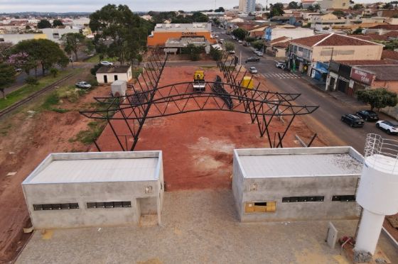 Estrutura do Mercadão Municipal de Andradina avança e obra já chega a 70% de execução