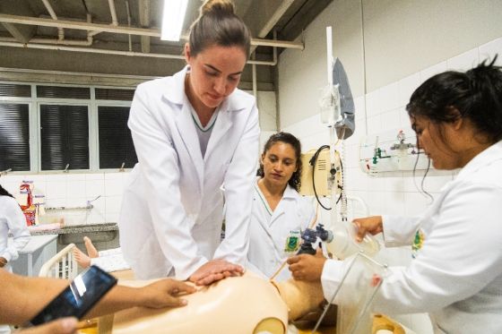 Curso técnico em Enfermagem abre portas para o mercado da saúde