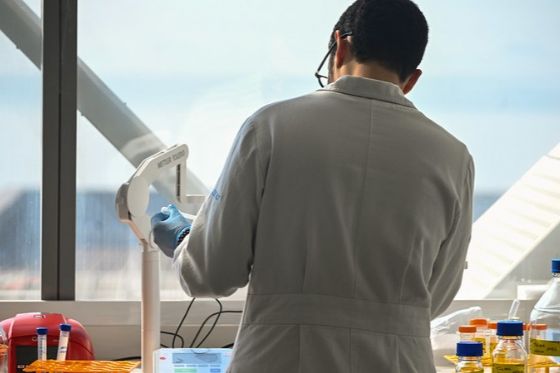 Ciência na indústria: CNI e Sebrae lançam programa para deep techs