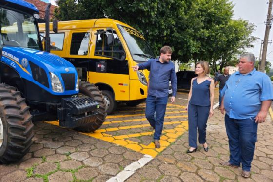 Deputada entrega veículos e equipamentos em Patrocínio Paulista e Jeriquara