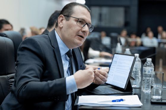 Deputado leva Frente Parlamentar de combate a crimes contra crianças a Holambra e região
