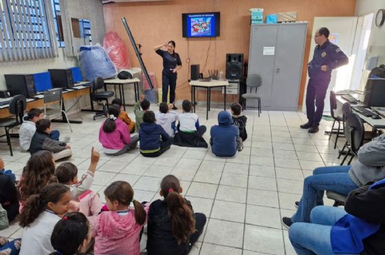 Emeb Leda Martins promove aula prática sobre trânsito para alunos do 3º e 4º ano em parceria com a Mobilidade Urbana
