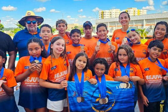 Equipe de Natação da SEJUVEL brilha em Torneio na cidade de Votuporanga e garante medalhas