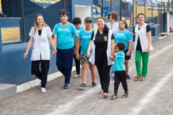 Projeto Academia da Saúde promove caminhadas no Estádio Municipal de Andradina