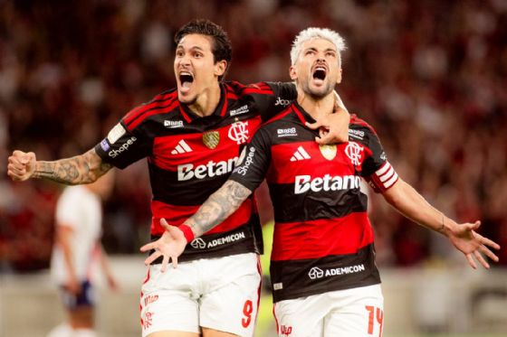 Saiba onde assistir Estudiantes x Flamengo: Transmissão confirmada e duelo decisivo na Libertadores