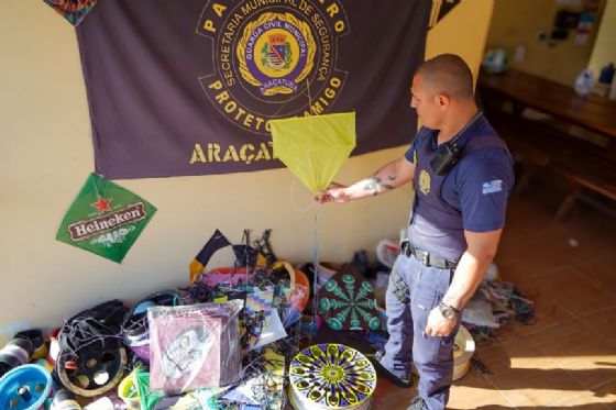 Operação da GCM apreende 385 pipas com linha cortante em bairros de Araçatuba