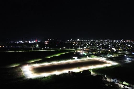Iluminação em LED é instalada no novo centro esportivo da Vila Messias