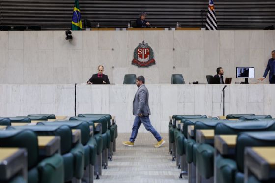 Investimento em IMLs e direitos dos policiais pautam Sessão Ordinária da Alesp; assista à íntegra