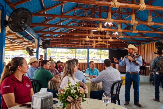 Mobilizacao Solidaria: Comitiva Poeira Alta e Viralcool Realizam Leilao Beneficente em Prol da APAE de Andradina