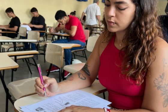 Mais de 250 candidatos participam do Vestibular 2026 da Fundação Educacional de Andradina