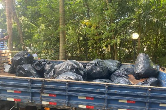 Mutirão mobiliza voluntários e recolhe resíduos no Parque Ecológico Baguaçu