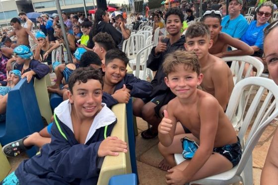 Festival de Natação do ATC celebra gerações e reúne 280 crianças em dia de alegria e emoção