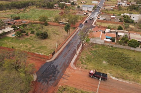 Rua Madri, em Andradina, recebe asfalto pelo Programa Nossa Rua e avança para eliminar vias de terra no Jardim Europa