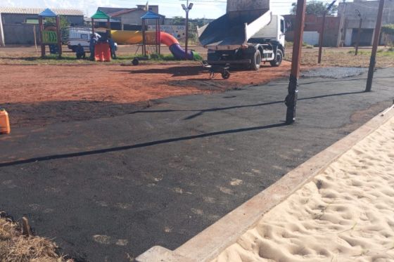 Nova praça do Pereira Jordão entra na fase final com aplicação de asfalto