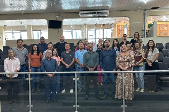 Presidente Interino da AEAR destaca valorização profissional em evento na Câmara de Andradina