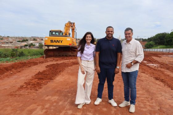 Parlamentares fiscalizam obra de escola no Maracá/Montana em Marília